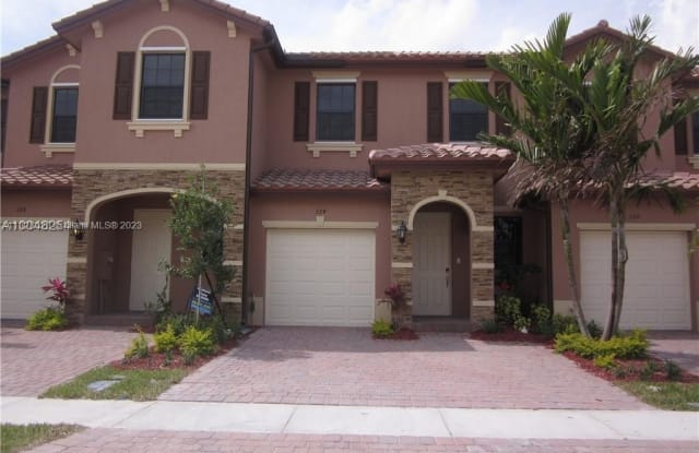 324 SE 37th Ter - 324 Southeast 37th Terrace, Homestead, FL 33033