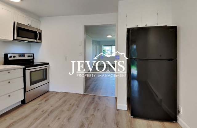 Apartment near American Lake Park and Lakewood Towne Center Shopping Gallery 2