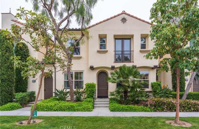 82 Fairymoss - 82 Fairymoss, Irvine, CA 92620 82 Fairymoss - 82 Fairymoss, Irvine, CA 92620