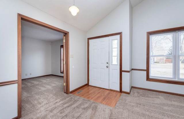 11961 Fairway Circle North Drive Gallery 3