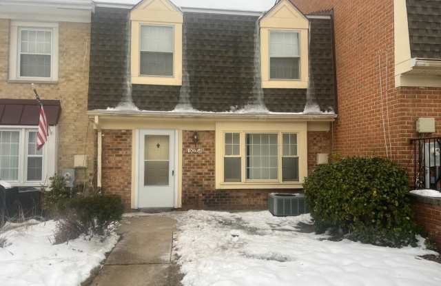 9035 N LAUREL RD #J Gallery 1