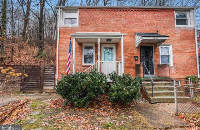 3829 S FOUR MILE RUN Drive photos photos 3829 S FOUR MILE RUN Drive photos photos