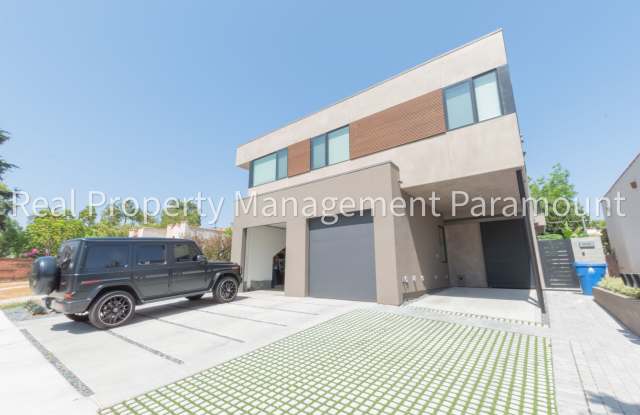 1542 N Hoover St photos photos