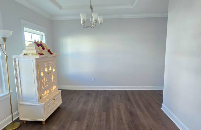 672 Emerald Bay Cir Gallery 4