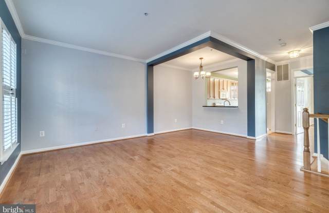 1621 HUNTING CREEK DRIVE Gallery 4