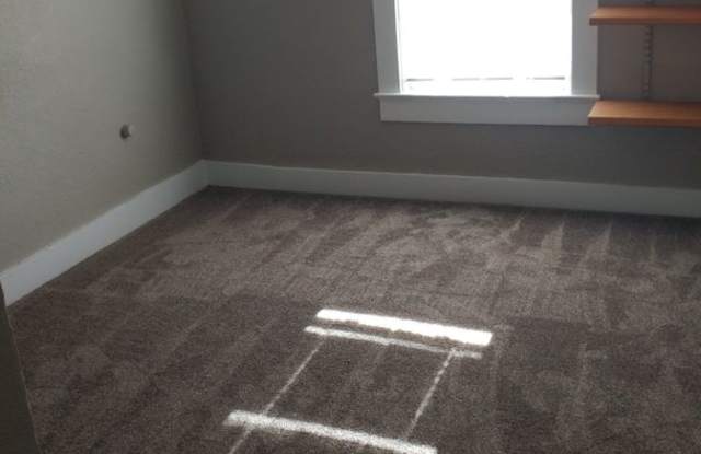 Coming Soon! Available 7/1/25 Downtown Boise-Located close to everything!! photos photos