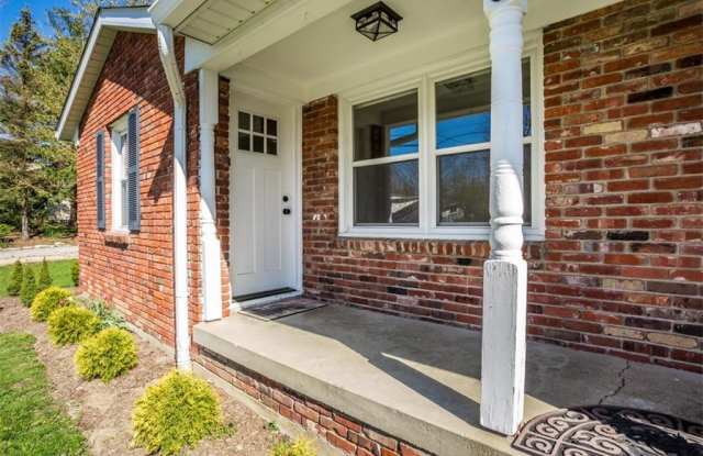790 West Pine Street - 790 W Pine St, Zionsville, IN 46077