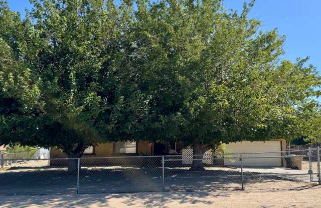 Hesperia Home on Spacious Lot Gallery 1