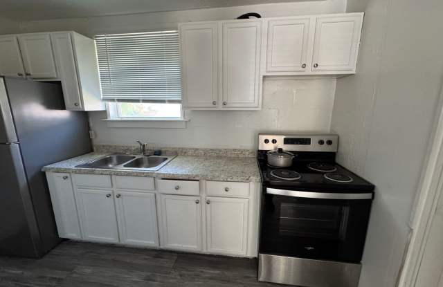 1 Bedroom, 1 Bathroom Brick Apartment in Live Oak Gallery 3