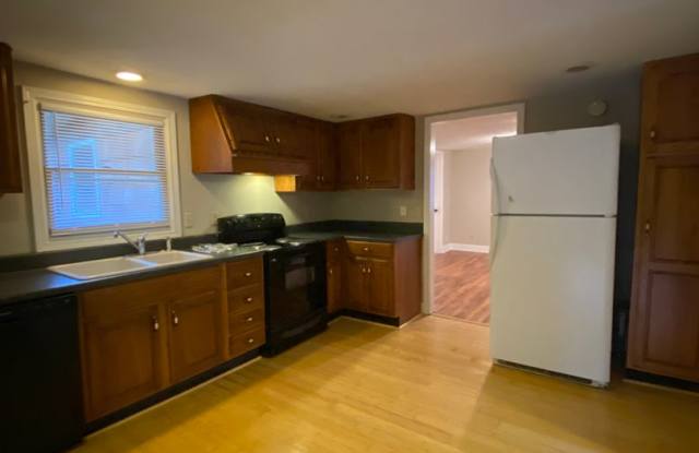 Charming 3-Bedroom, 2-Bath House with Detached Garage on west side of Athens, GA - PRE-LEASE FOR July 15, 2026 photos photos