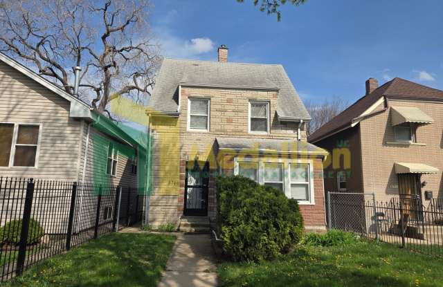 Updated 3-Bedroom Home with Sunroom and Backyard Space photos photos