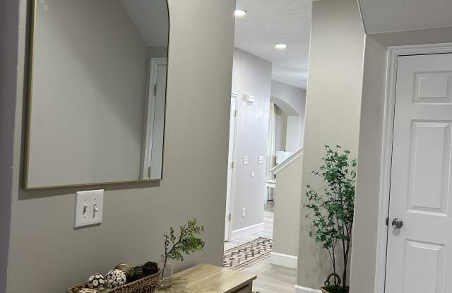 3084 Sage Loop Gallery 2