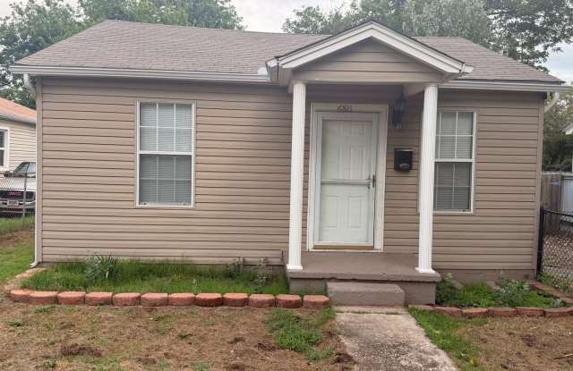 Charming 2-Bedroom Home in the Bethany School District photos photos