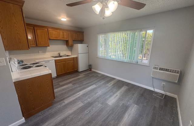 Brentwood Apartments|7726-7734 Brentwood Drive Gallery 2