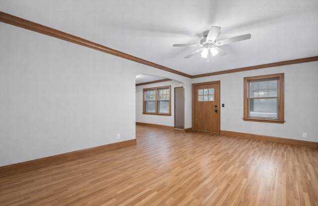 Huge 5 Bedroom for June 1st! - Close By Hamline, St Thomas, Macalester and Concordia photos photos