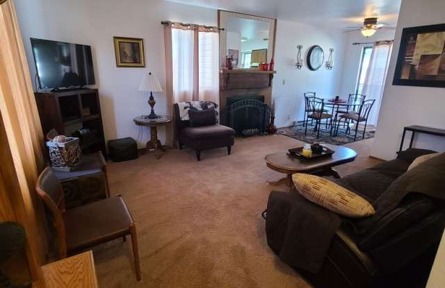 8206 Ridgewood Dr #3 Gallery 1