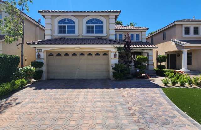 Stunning 2 Story in Royal Highlands photos photos