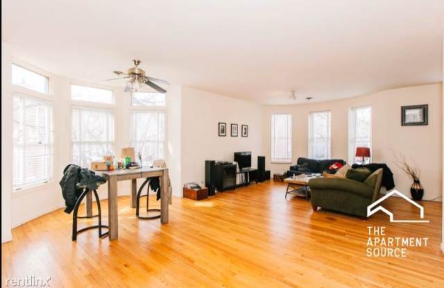 1304 N Hoyne Ave 2 - 1304 North Hoyne Avenue, Chicago, IL 60622