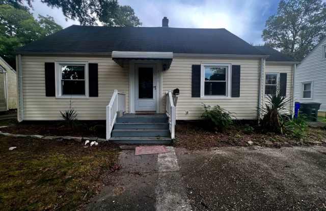 Charming Cape Cod Located in the heart of Norfolk. photos photos