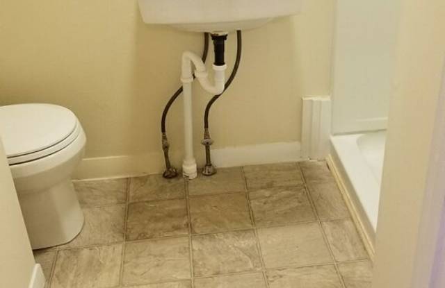 Bright  Updated 2-Bedroom, 2-Bath Apartment photos photos