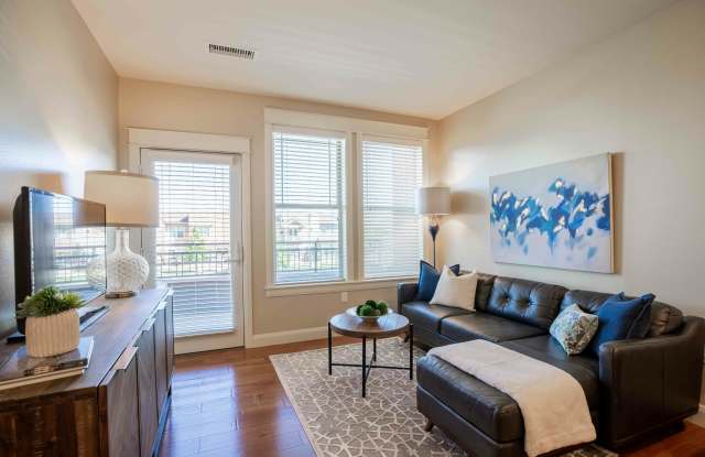 Everleigh Central Park - Senior Housing Gallery 2