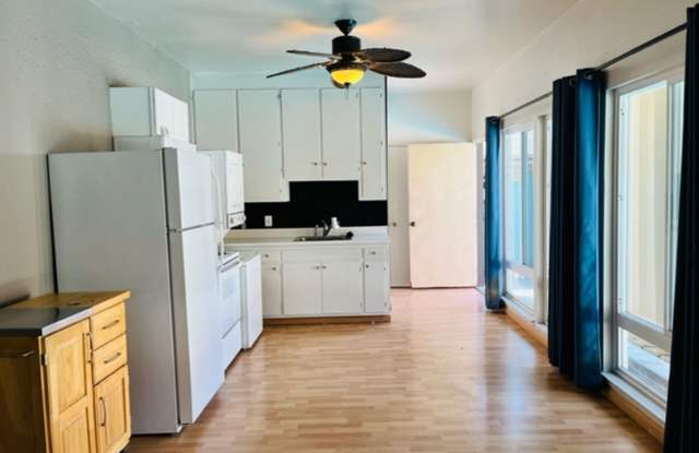 Adorable Studio in Upper Land Park!! Gallery 3