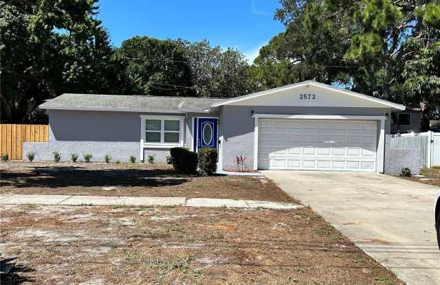 2572 COLUMBUS WAY S - 2572 Columbus Way South, St. Petersburg, FL 33712