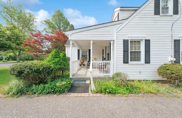 52 Connetquot Road Gallery 3