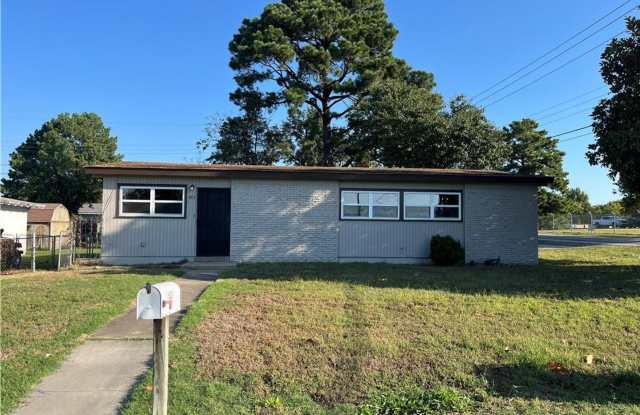 3 bed, 2 bath, House. - 1923 Waco Street, Fort Smith, AR 72901