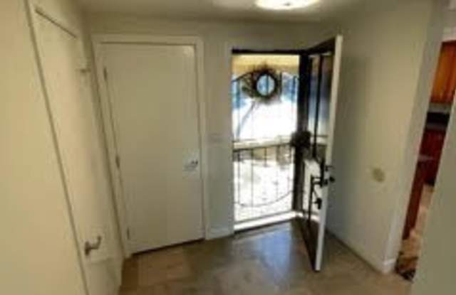 2554 Elden Avenue Gallery 4