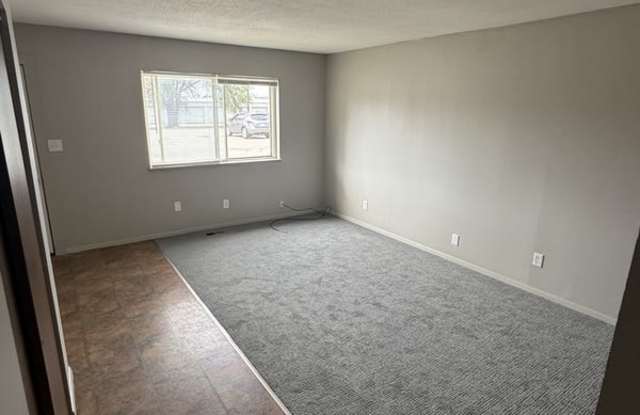 17th Place Apartments Gallery 3