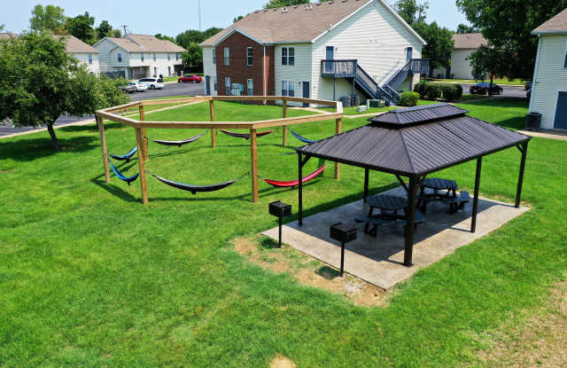 City Pointe Apartments & Townhomes Gallery 2