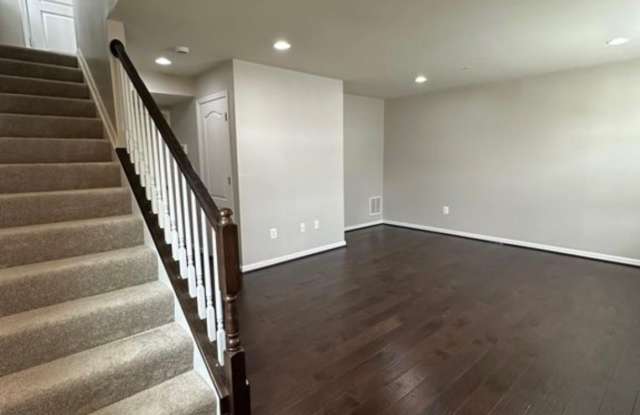 7154 BEAUMONT Place Gallery 2