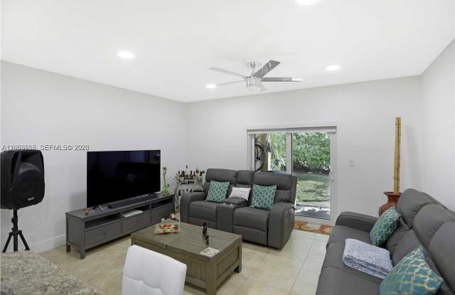 5701 NW 114th Court 106, Doral, FL 33178 - 3846 Gallery 4
