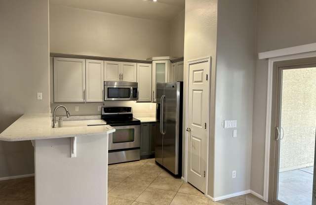 17232 W ELAINE Drive Gallery 3