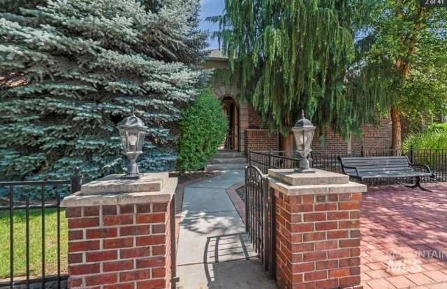 Gorgeous fully furnished home in downtown Eagle! photos photos