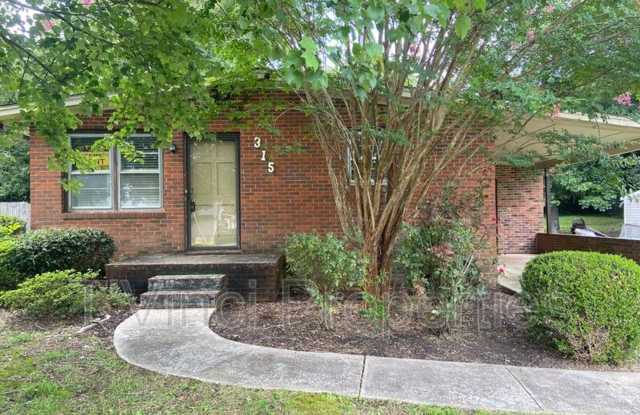 2 Bedroom, 1 Bathroom House in High Point! - 315 Snider Street, High Point, NC 27265