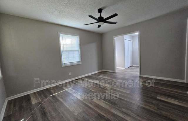 355 Woodview Ave Gallery 3