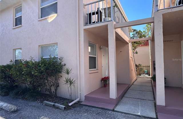 1630 REDWOOD STREET photos photos
