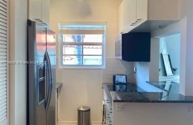 1525 Meridian Ave photos photos