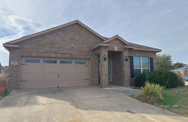 1913 Pin Oak Trail Gallery 2