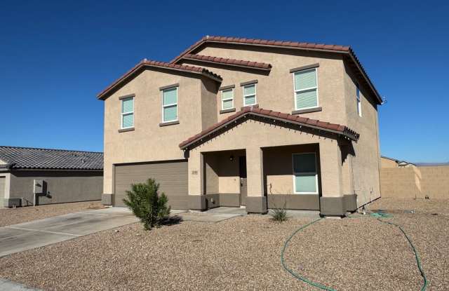 Nice newer 2 story home Gallery 4