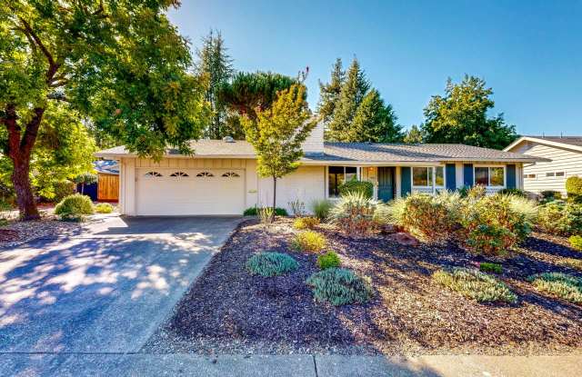 Bright & Well Maintained Two Bedroom Two Bath with office Large yard and Two Car Garage Gallery 1