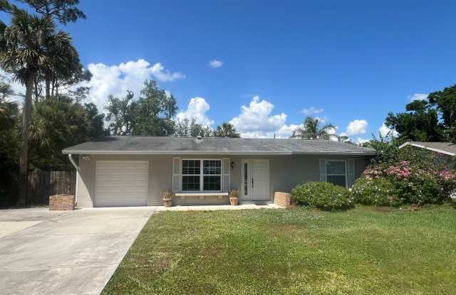 $1,695 ** 2 Bed / 2 Bath * Single Family Home ** Hot Tub ** Large Private Backyard - 20328 Rutherford Avenue, Port Charlotte, FL 33952