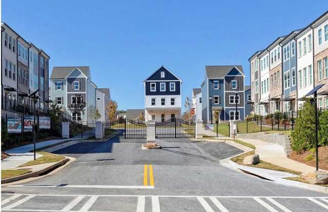 Stunning 3BR House + Bonus Room in Atlanta Gallery 1