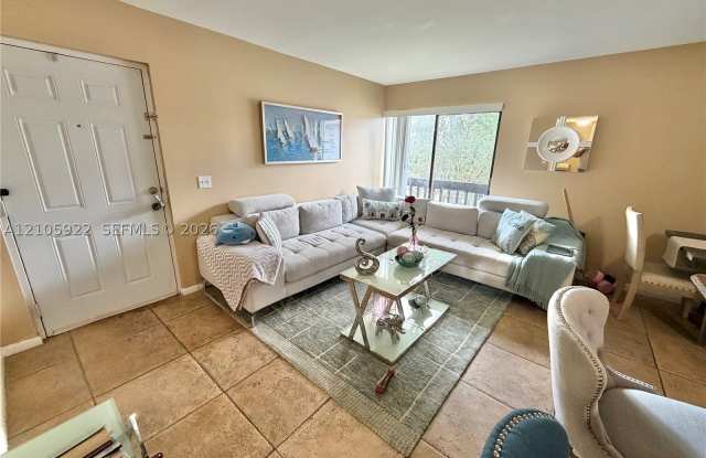 3028 Coral Ridge Dr Gallery 3