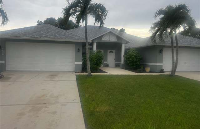 4620 SW 7th Place photos photos