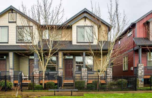 Fabulous 2 Bedroom 2.5 Bathroom Townhome with Vaulted Ceilings, Private Yard  Spacious Tandem Garage - 1470 Northeast Redspire Lane, Hillsboro, OR 97124