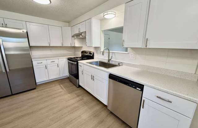 Beautiful 3 Bed/1.5 Bath Ranch Style Home Gallery 3