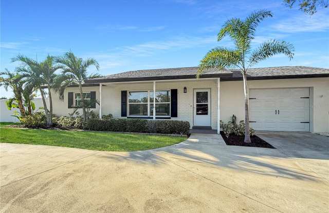8802 109TH LANE N - 8802 109th Lane North, Seminole, FL 33772